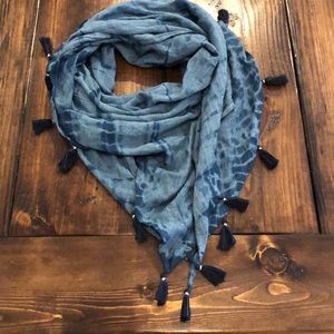 VeraWang Scarf